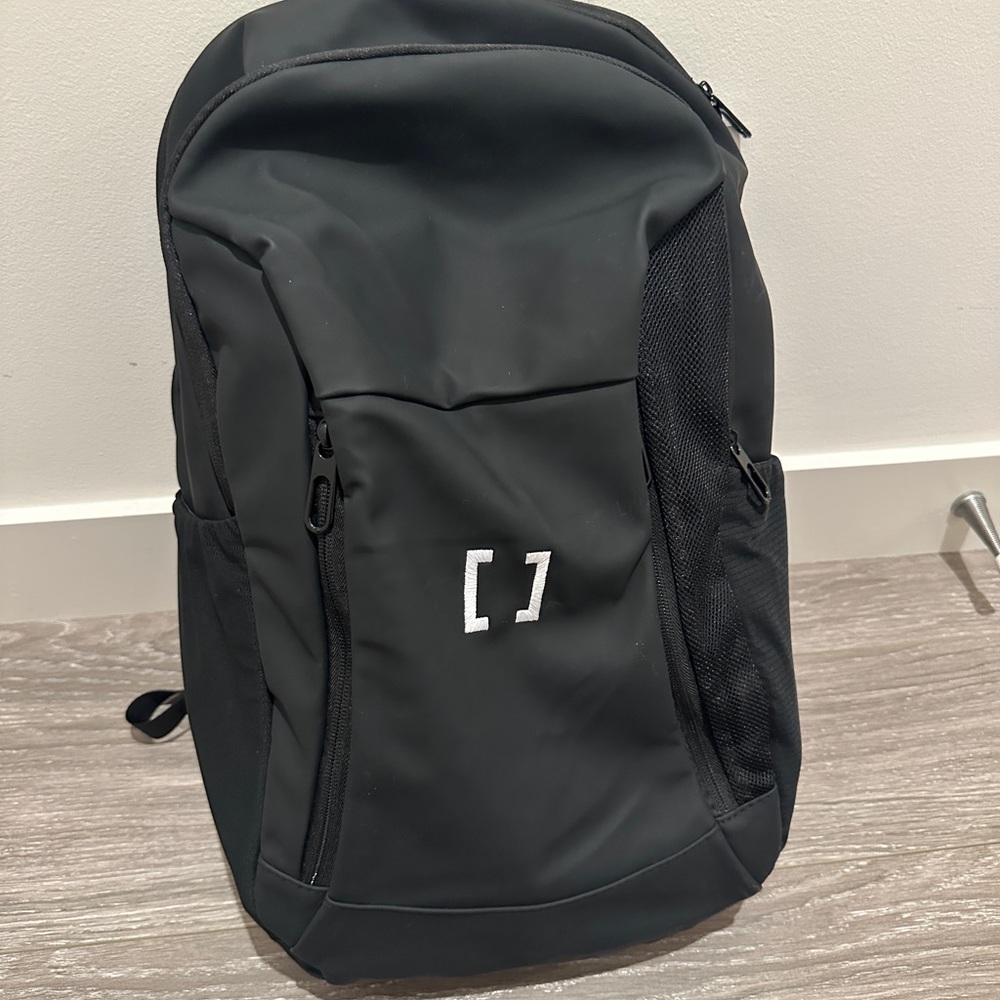 [solidcore] Black Backpack